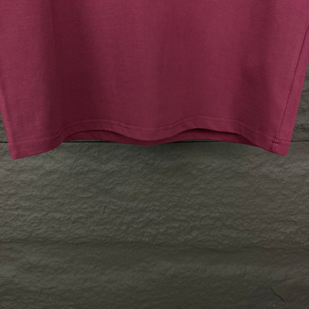 Maroon short-sleeve T-shirt with straight hem and slight drape