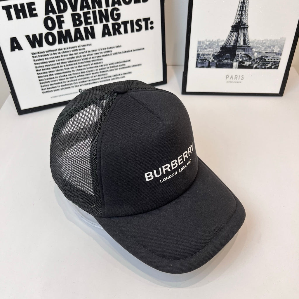 Black Burberry mesh baseball cap with logo and curved brim