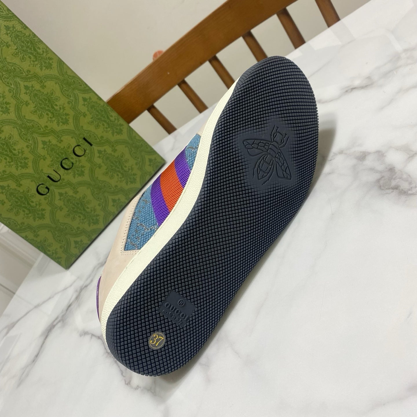 Gucci unisex sneaker outsole in dark textured rubber with logo details