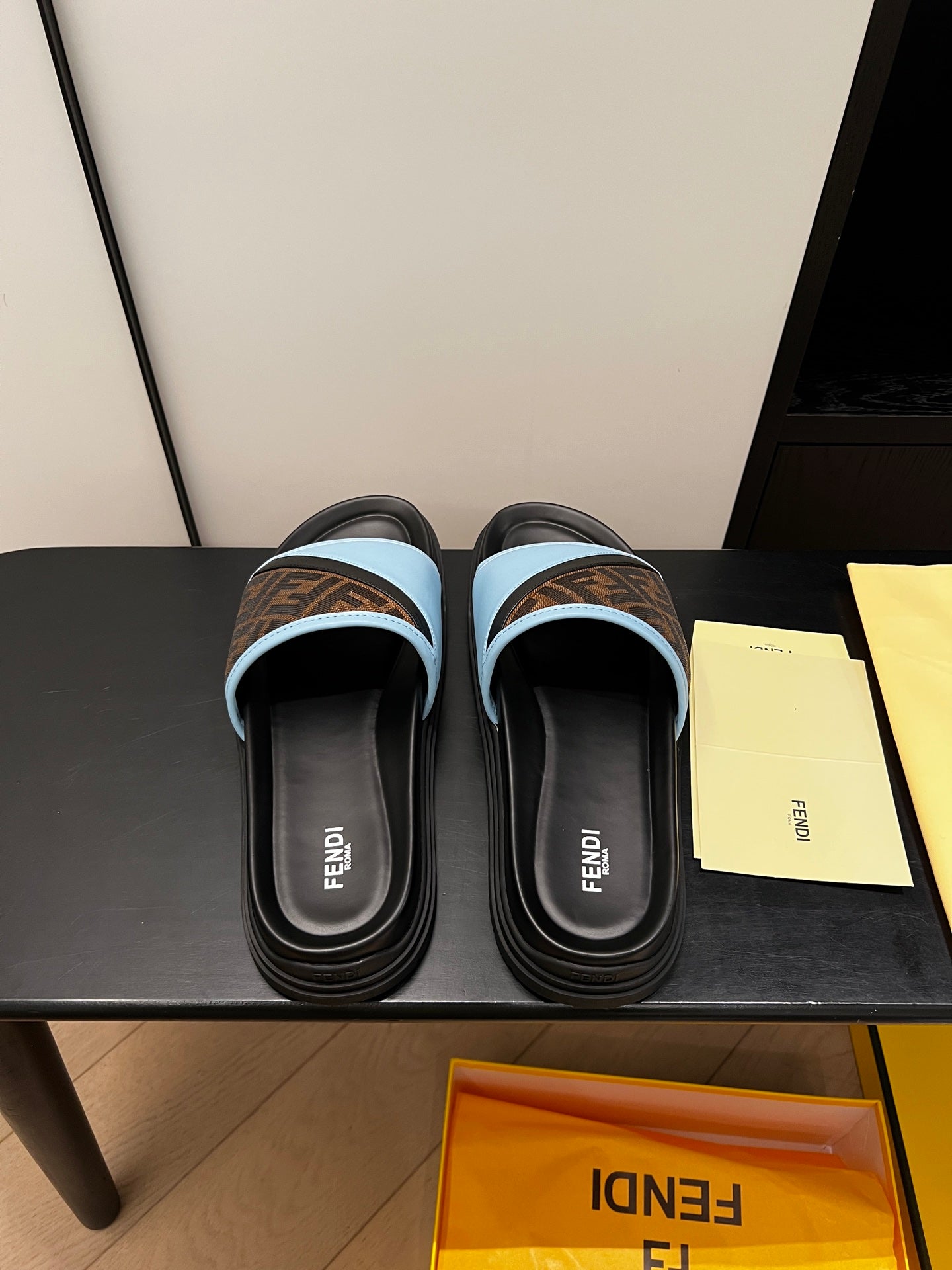 Luxury Shoes Fendi Sandals