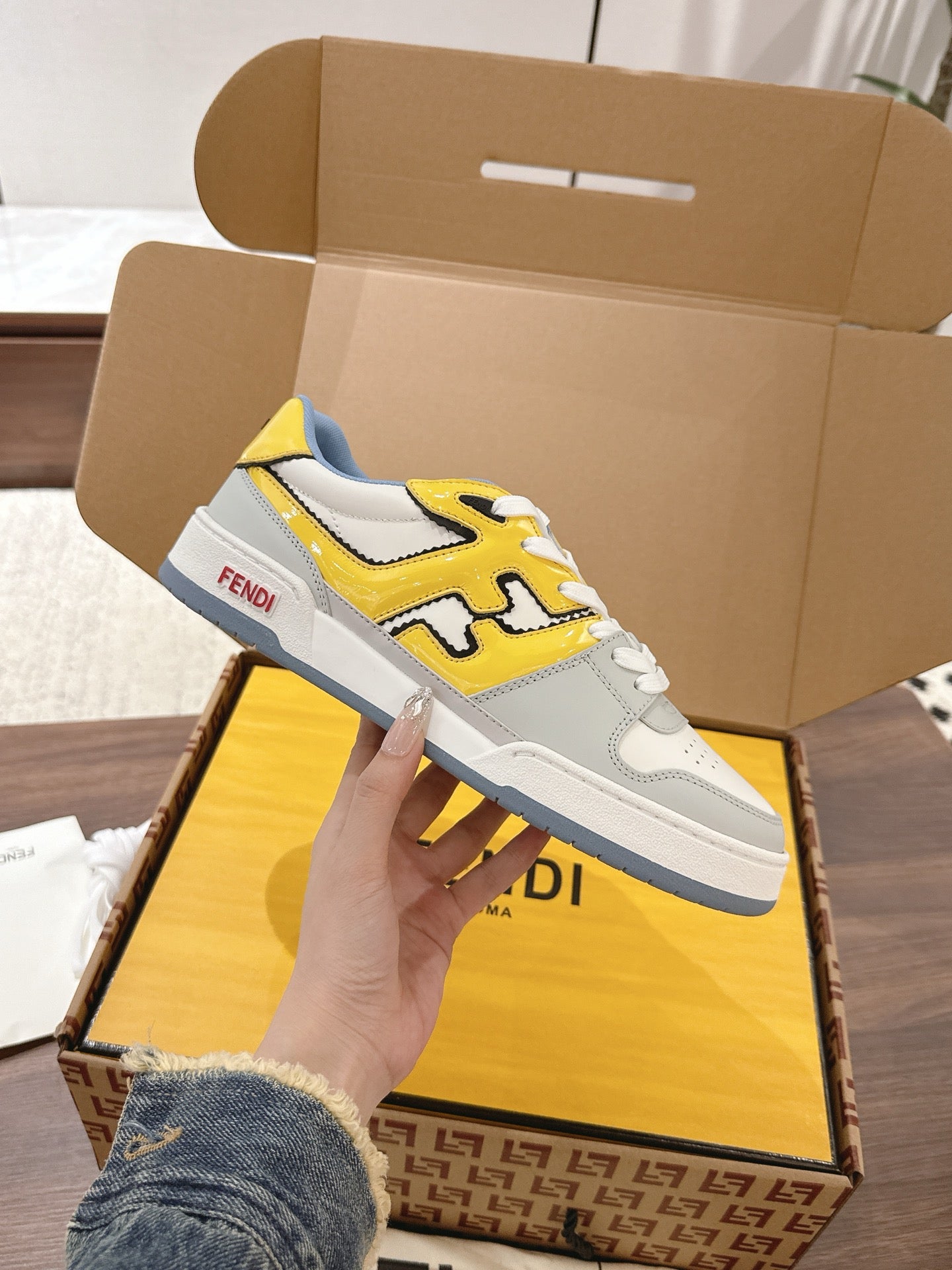 Luxury Shoes Fendi Unisex