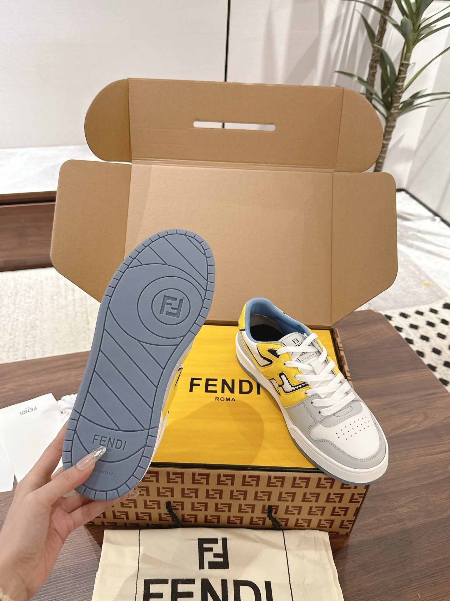 Luxury Shoes Fendi Unisex