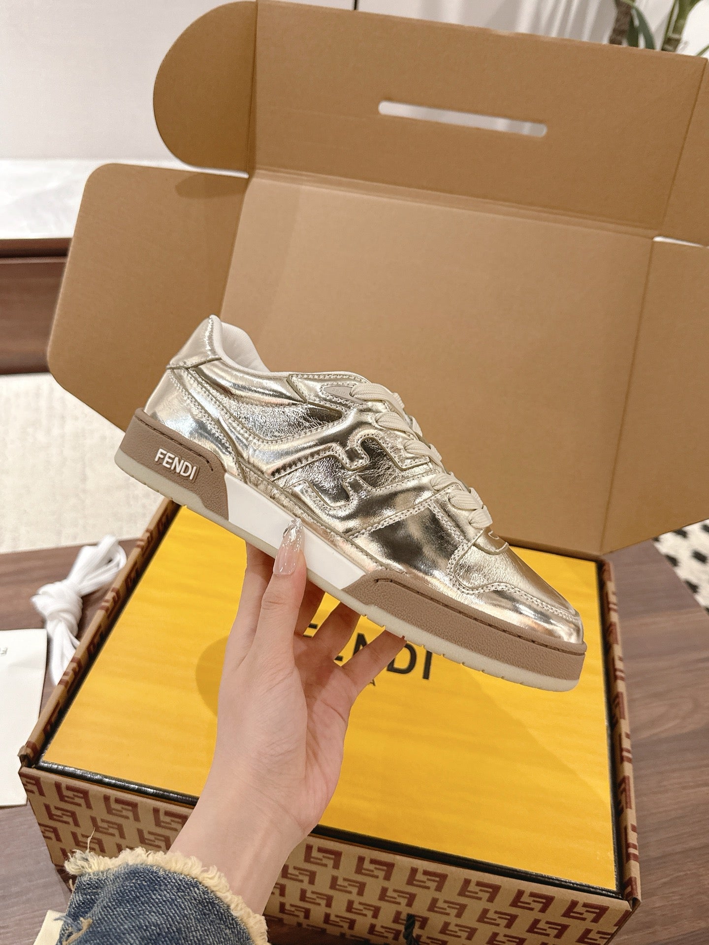 Luxury Shoes Fendi Unisex