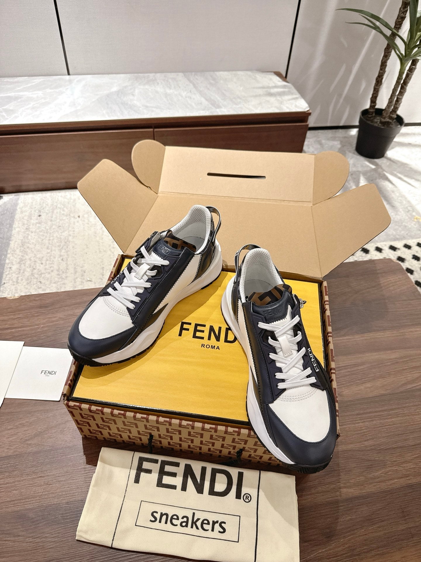Luxury Shoes Fendi Unisex