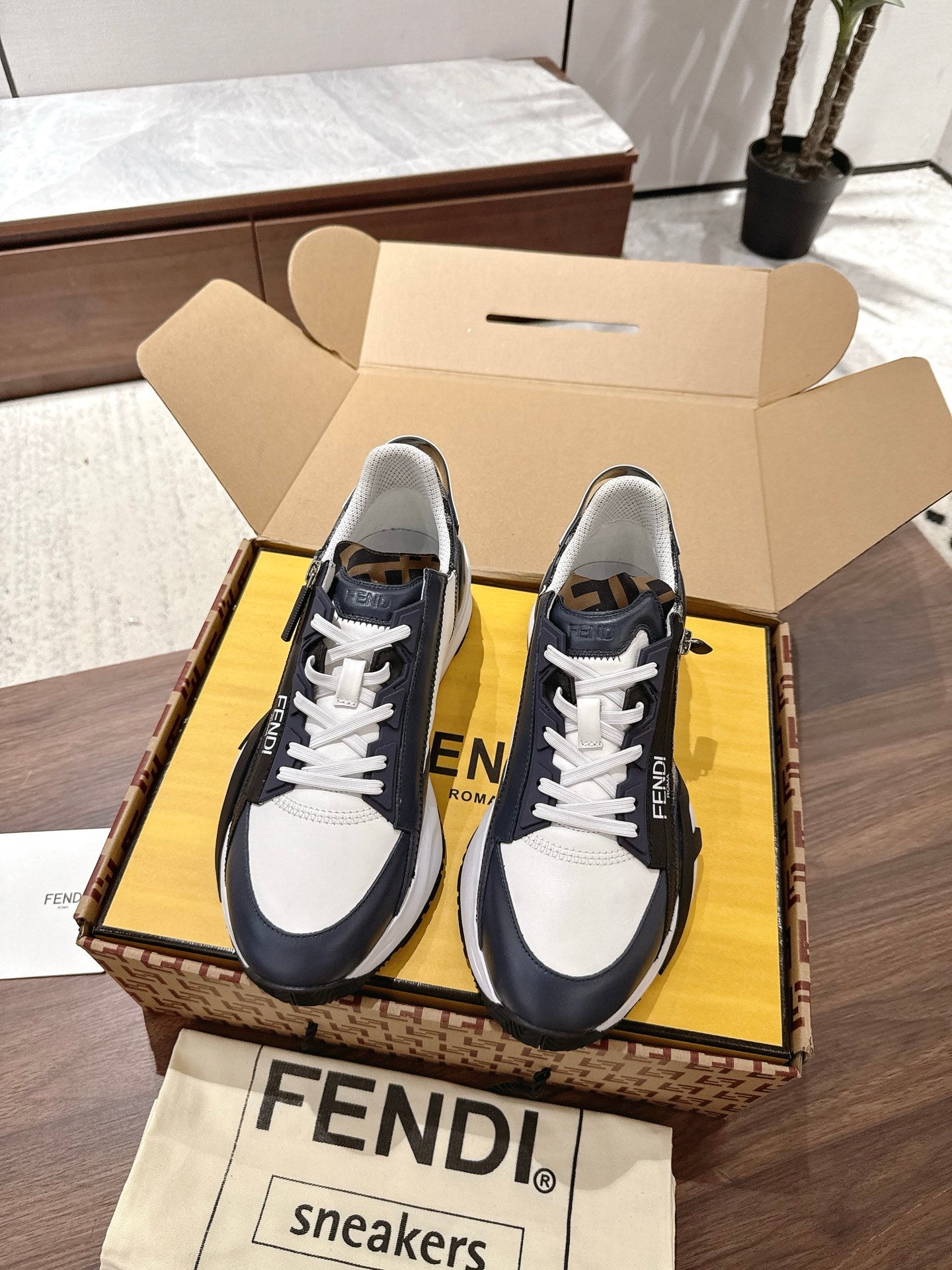 Luxury Shoes Fendi Unisex