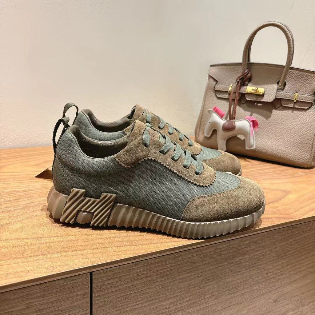 Unisex sneakers in blue-gray suede and mesh, lace-up, ridged sole