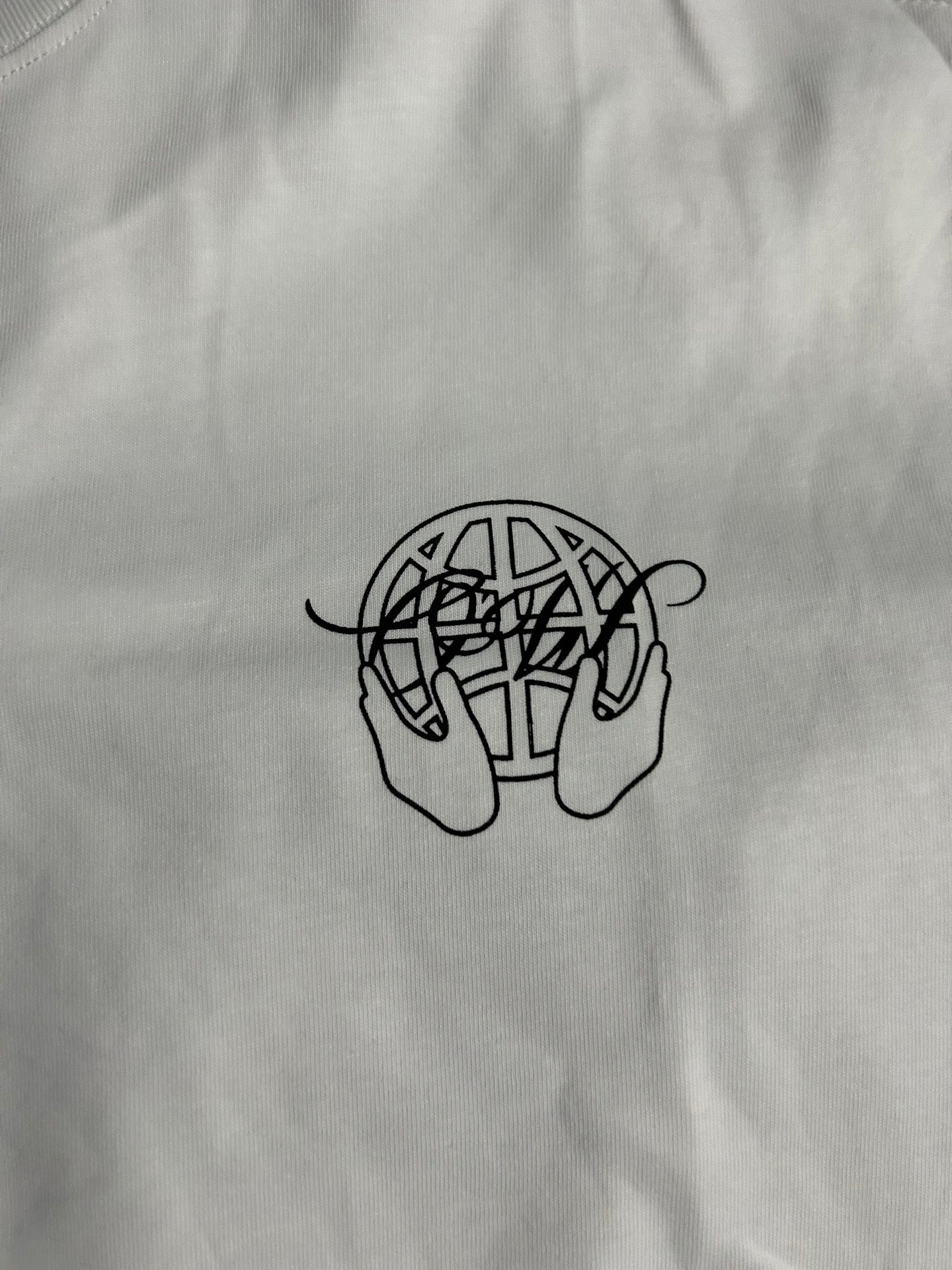 Off White T-shirt off-white with black line-art globe hands logo