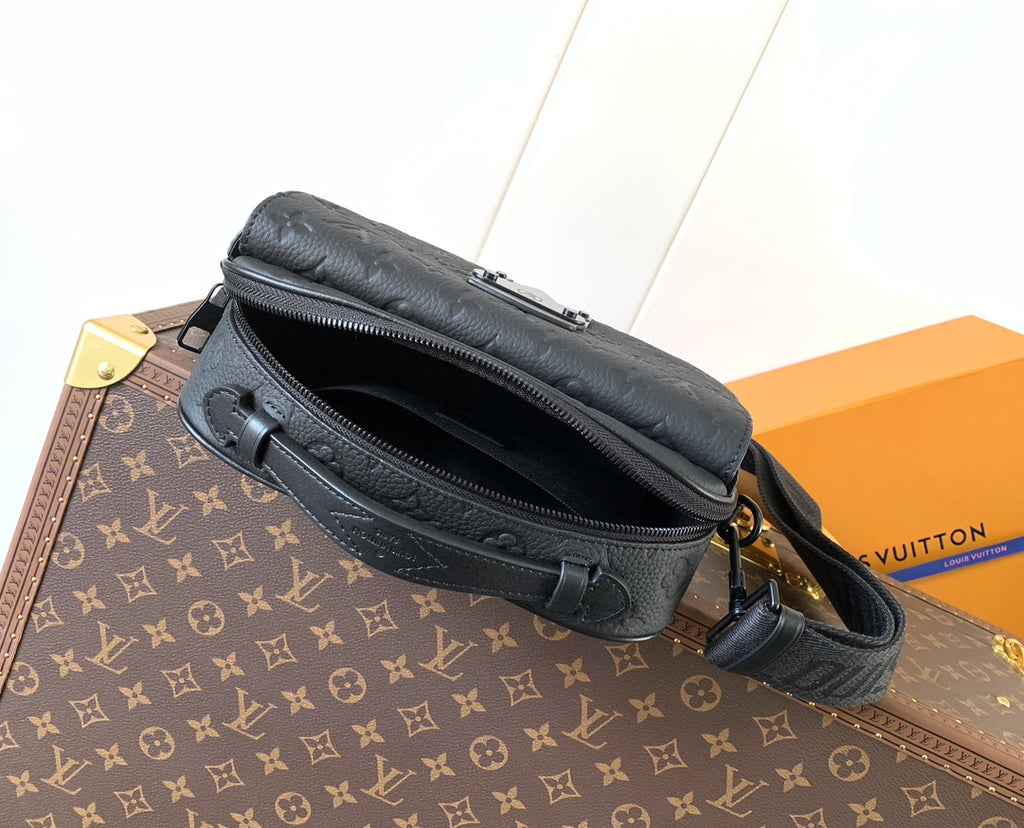 Men’s Louis Vuitton monogram shoulder bag, dark navy, open top with zipper and inner lining