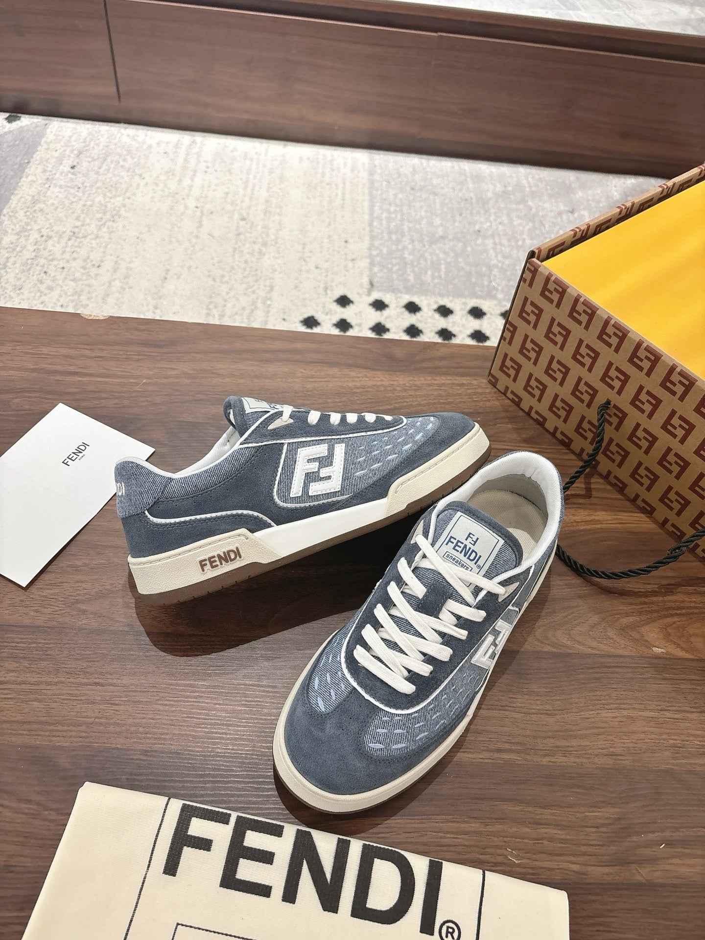 Luxury Shoes Fendi Unisex