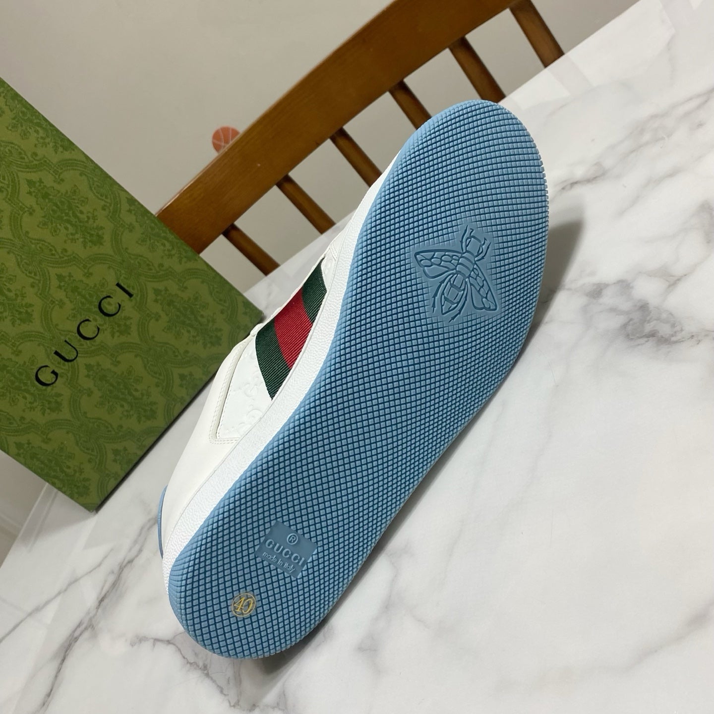 Gucci unisex sneaker outsole in blue textured tread with logo detail