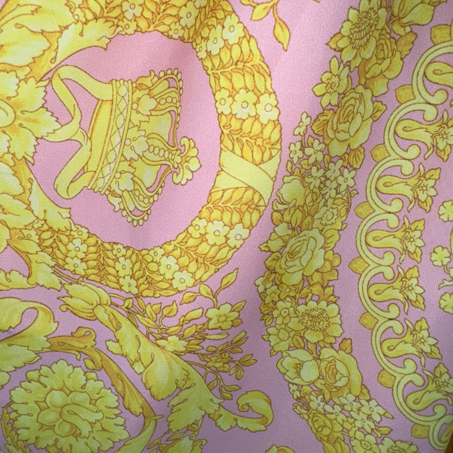 Printed stretch fabric with pink and yellow baroque motifs