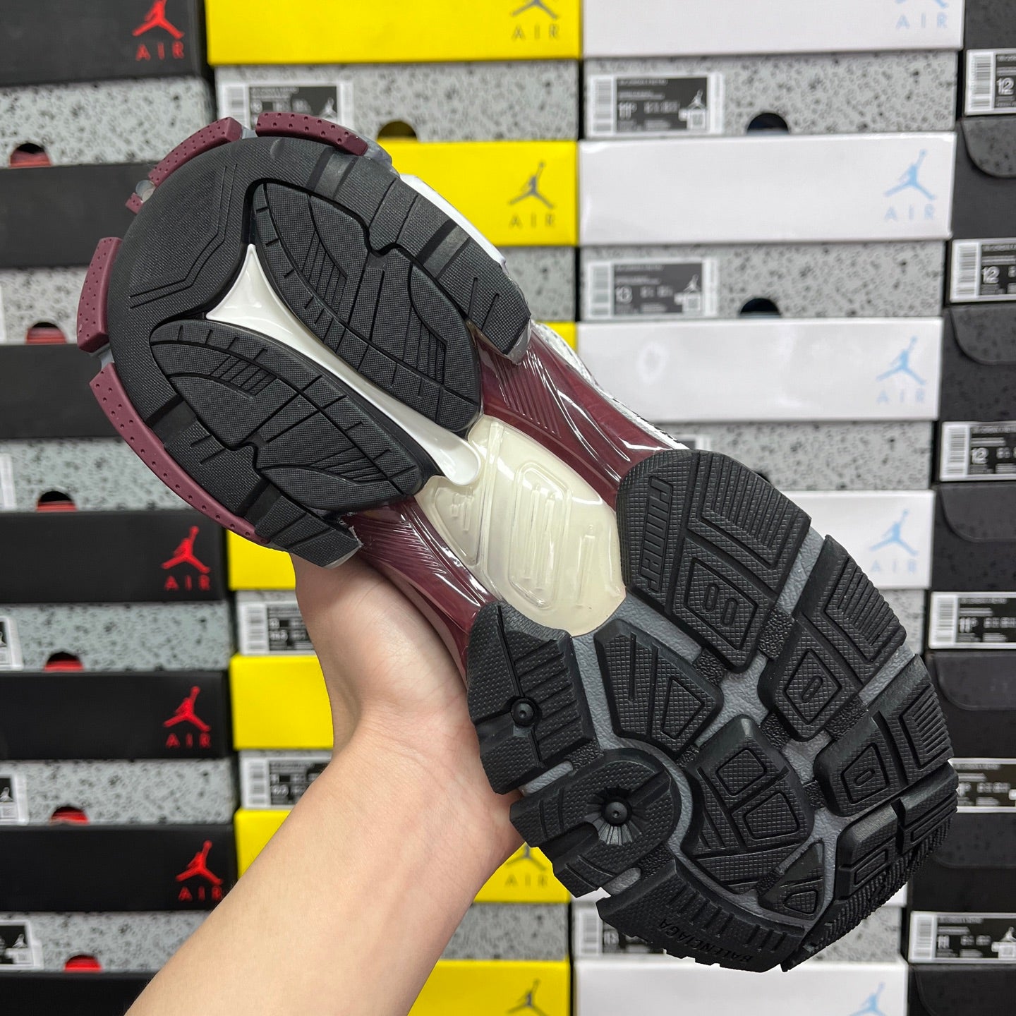 Balenciaga sneakers outsole, burgundy edge, white midsole, black tread pattern