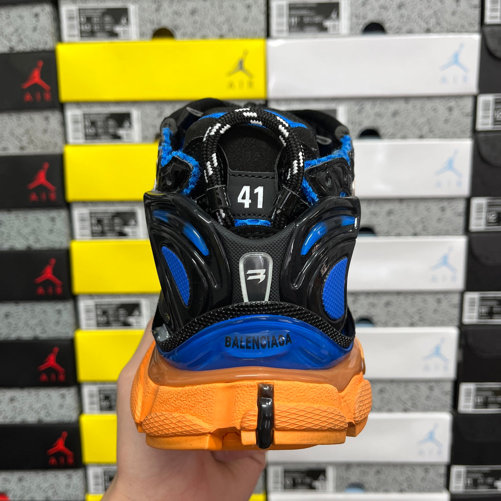 High-top unisex sneakers back view with size tag 41 and Balenciaga heel logo