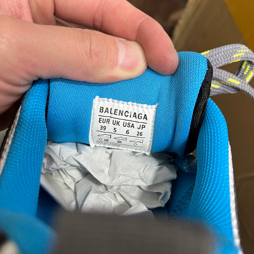 Balenciaga unisex sneakers with blue interior size label