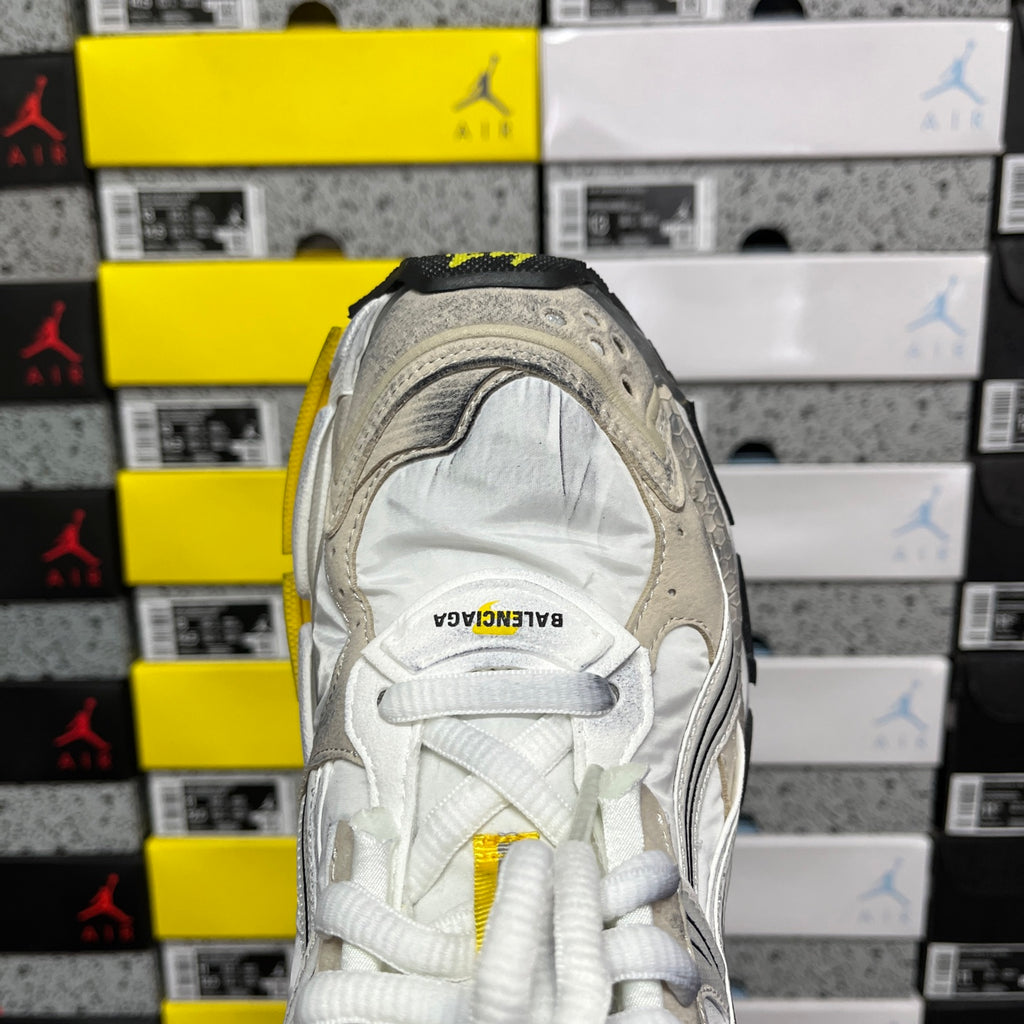 Cream Balenciaga unisex sneaker heel with white laces and textured collar