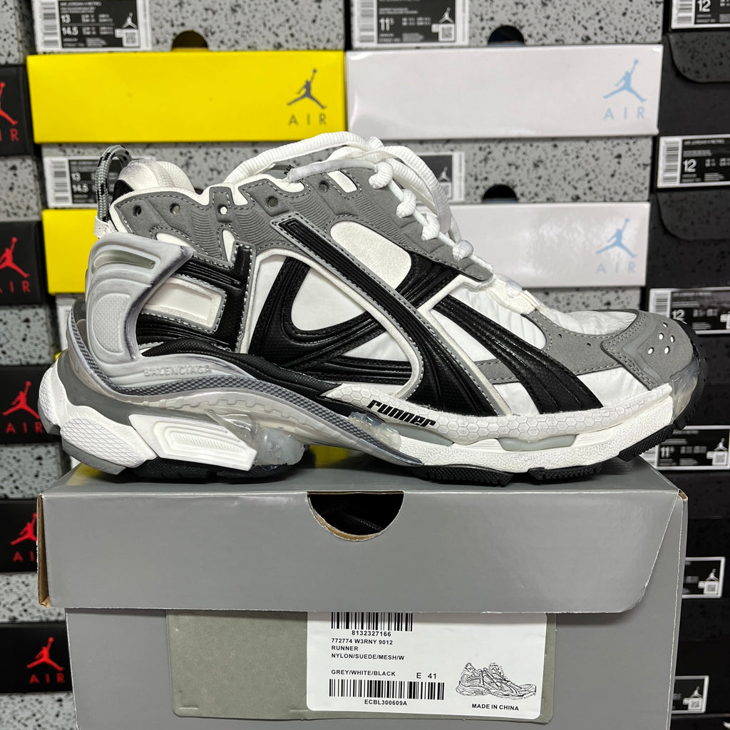 Balenciaga unisex running sneaker, gray/black side profile with white laces