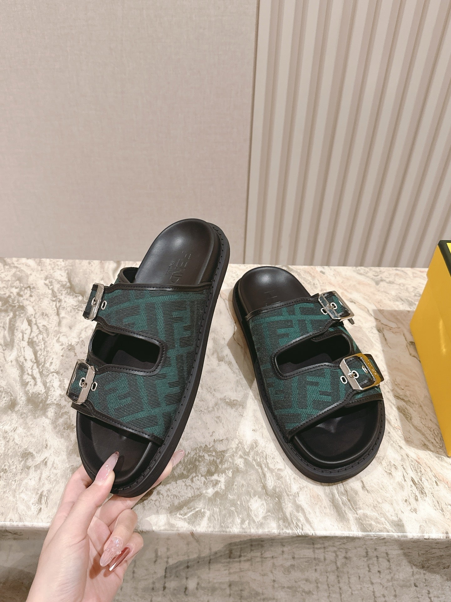 Luxury Shoes Fendi Sandals