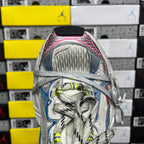 Shoe heel and collar: white mesh lining with blue accents and pink trim, neon green laces.