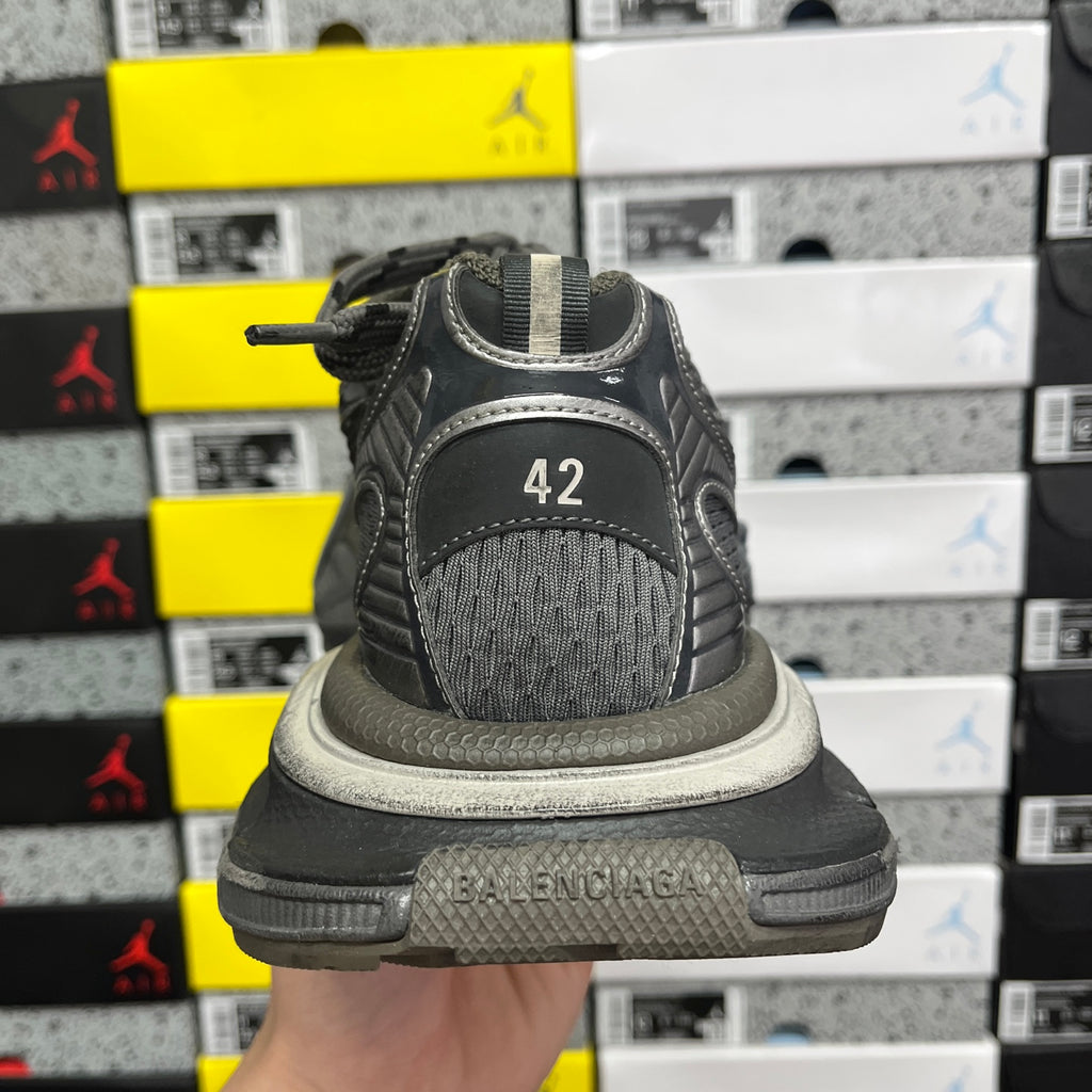 Balenciaga unisex sneaker back, dark gray knit with "42" on heel and padded collar