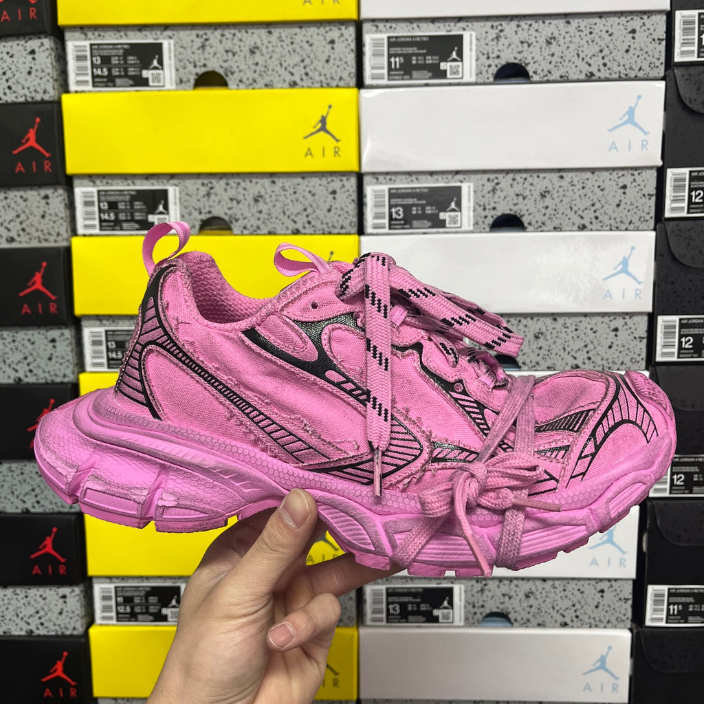 Pink Balenciaga unisex sneaker with laces and thick tread sole