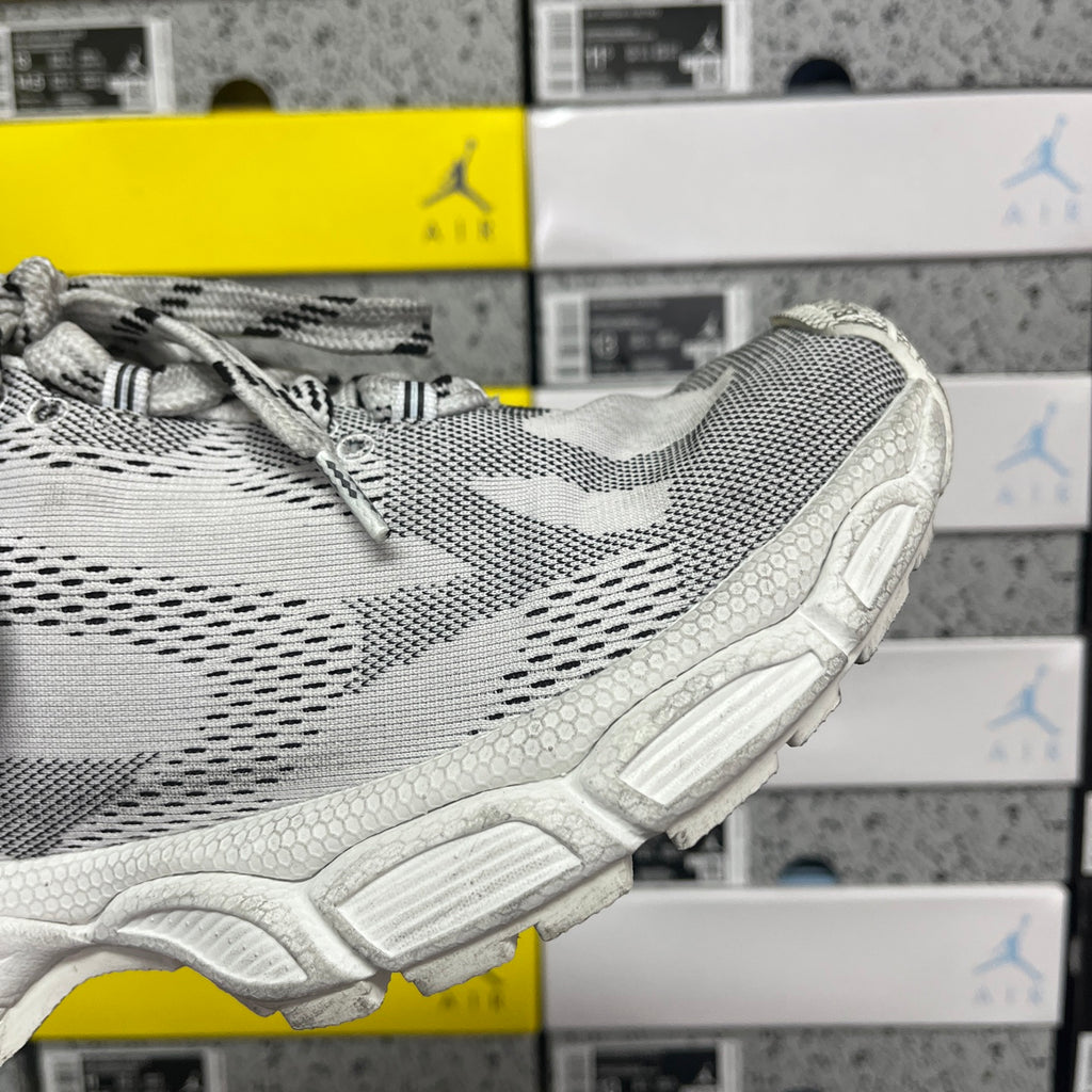 Balenciaga unisex shoes, gray knit side panel and textured white midsole