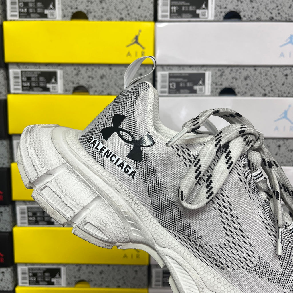 Balenciaga unisex shoes, gray knit upper, BALENCIAGA heel logo, white sole