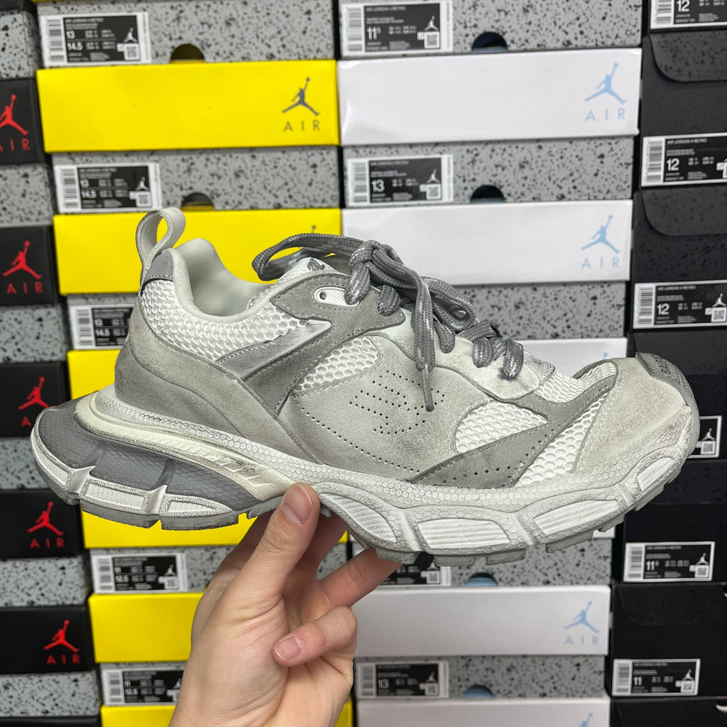 Balenciaga low-top sneaker in light gray suede and mesh with lace-up and chunky sole