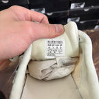 Balenciaga unisex sneakers inner label with size markings inside the collar