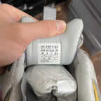 Gray Balenciaga size label: EUR UK USA JP 40 6 7.0 26.5
