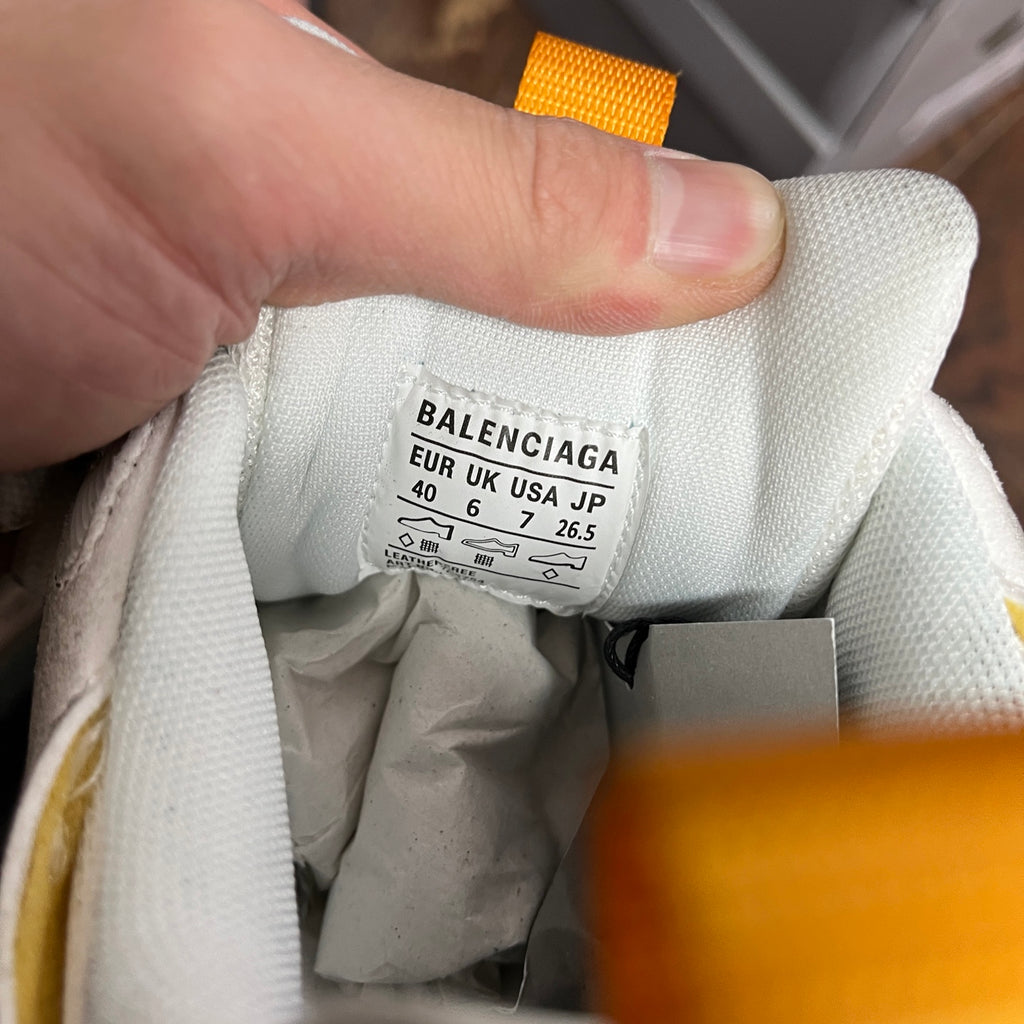 Balenciaga sneaker size label inside, EU 40 and US 6.5; gray fabric lining
