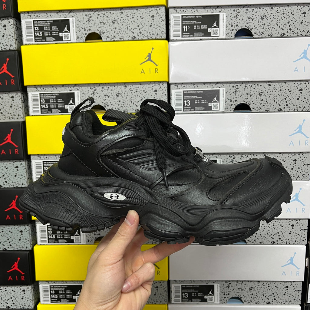 Balenciaga unisex sneakers in dark black leather with lace-up front and chunky sole