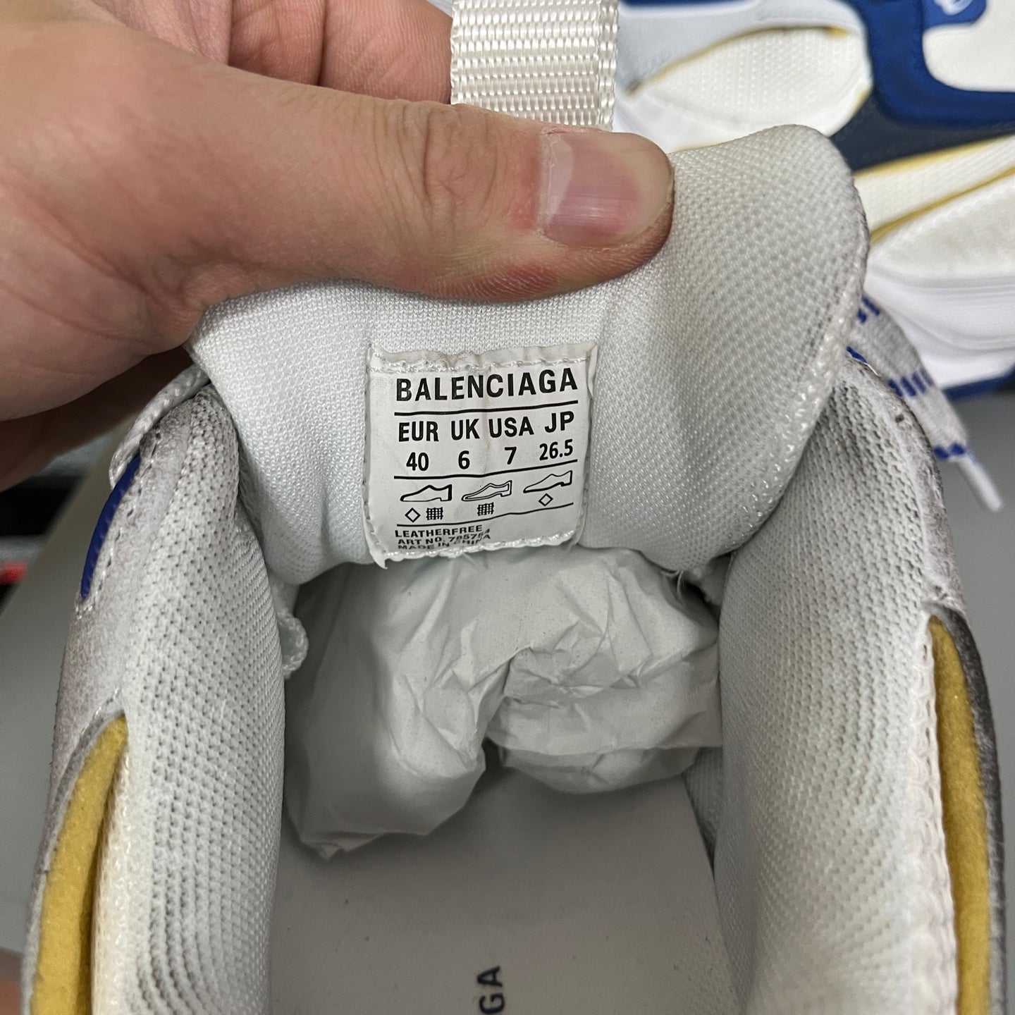 Sneaker interior label reading Balenciaga and size 40 (EU/UK/US/JP)