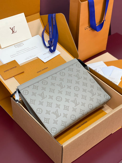Men's small Louis Vuitton bag in gray monogram canvas, with dark strap