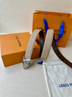 Beige and dark monogram belt with LV buckle and textured finish