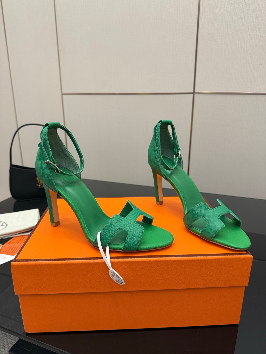 Hermes ladies green heeled sandals with open toe and cross straps