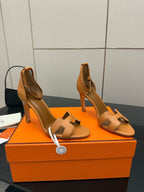 Hermes ladies tan heeled sandals with T-strap design and ankle slingback