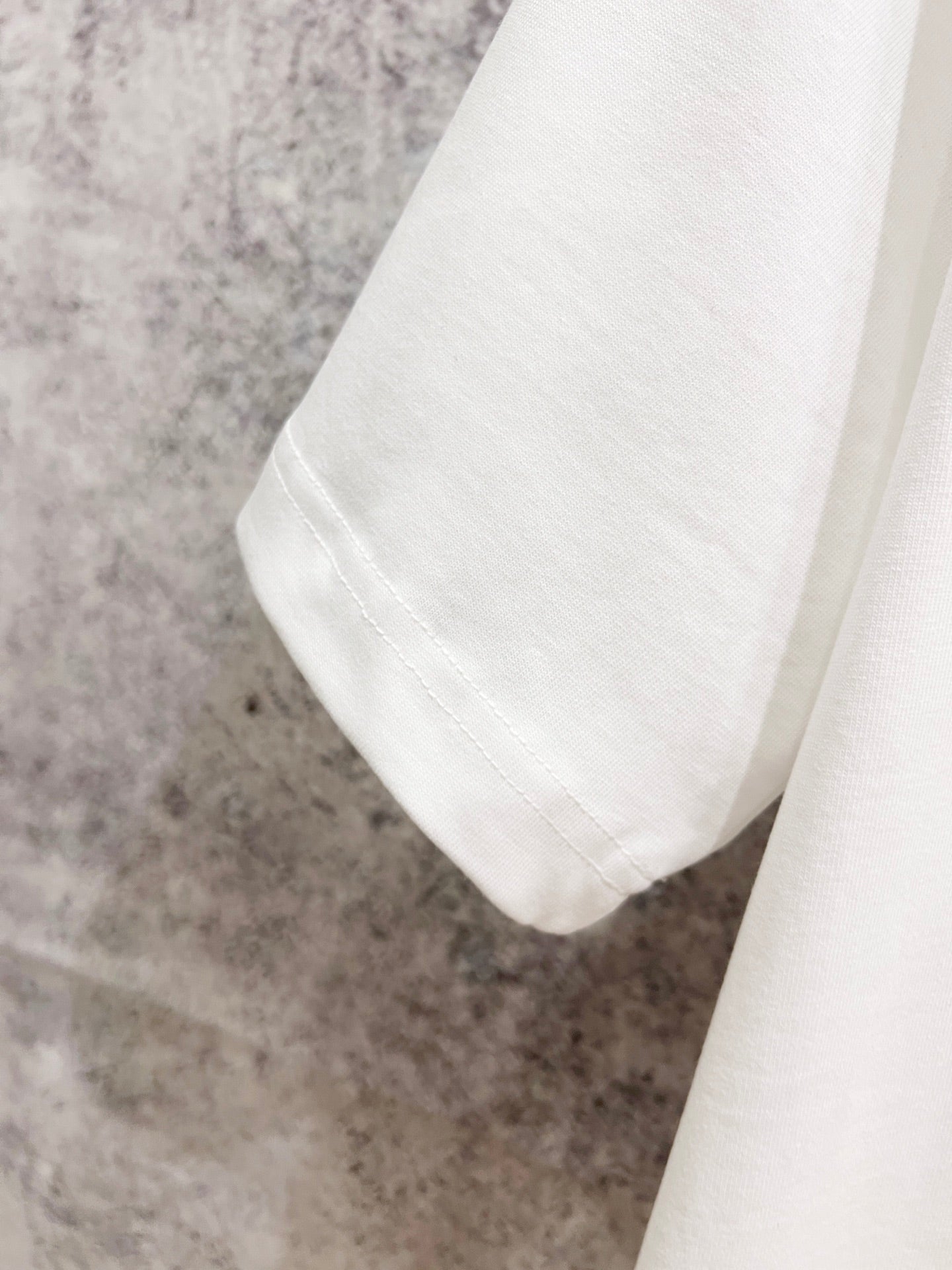 Louis Vuitton white T-shirt, short sleeve and stitched hem