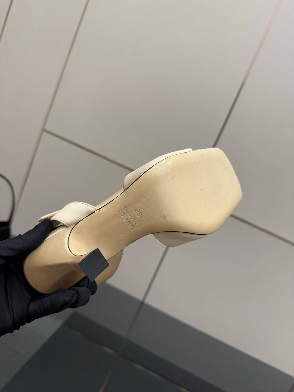 Gucci ladies cream slingback heel sole view with heel height and strap attachment