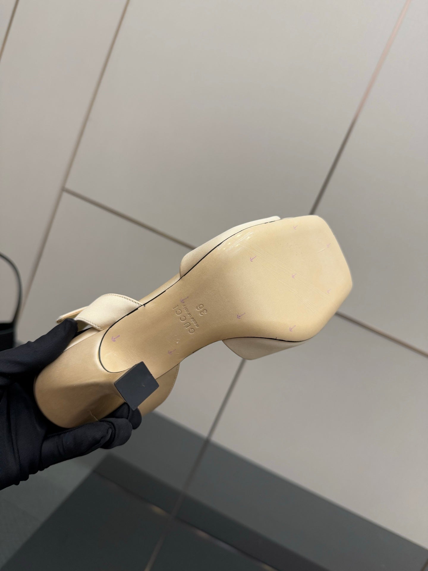 Gucci ladies cream slingback heel sole view with heel height and strap attachment