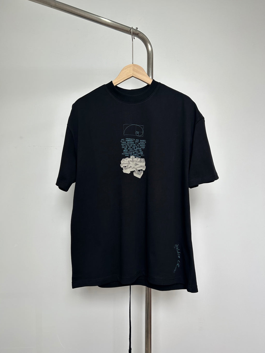 Graphic crewneck T-shirt in dark navy with large white face print on chest