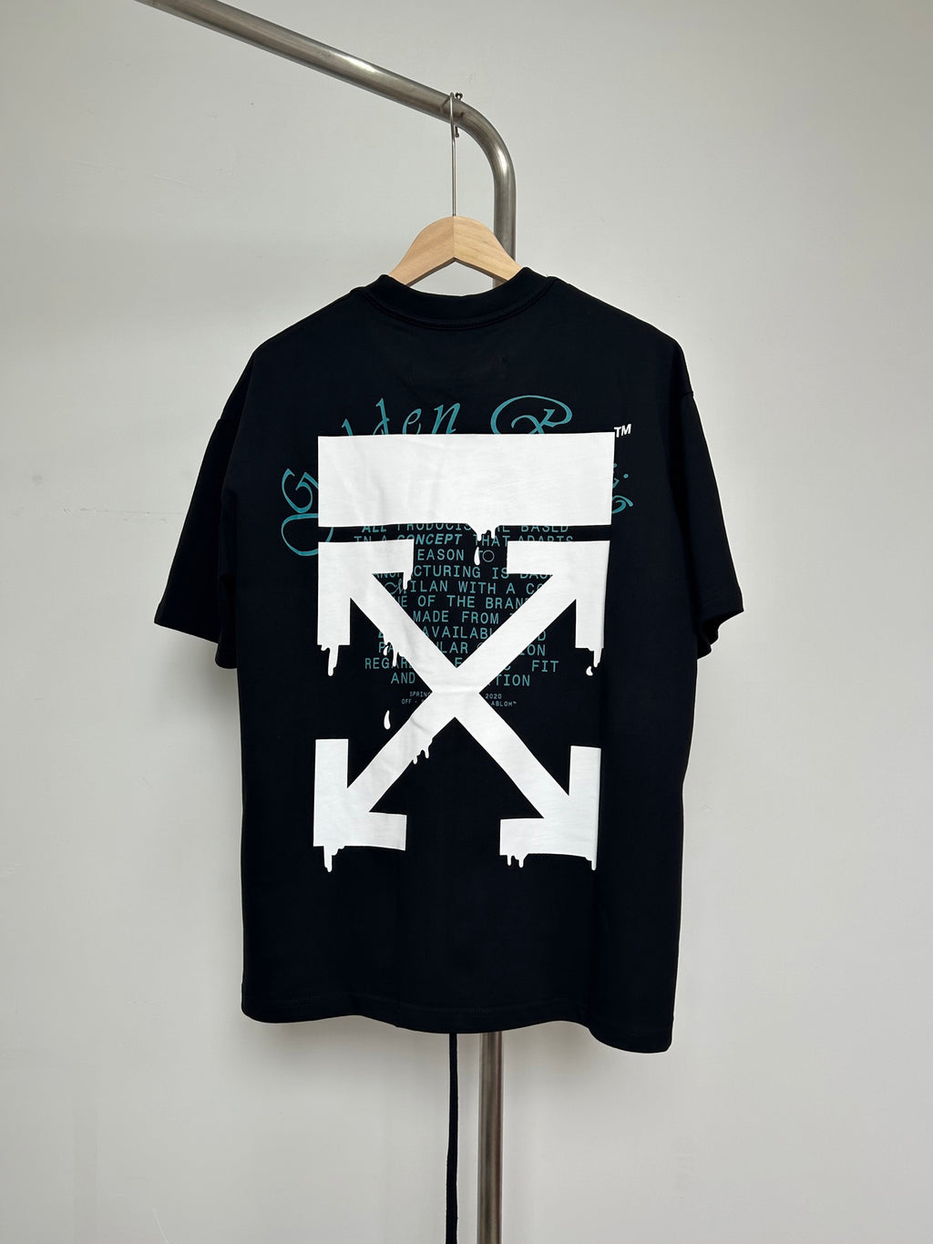 Graphic crewneck T-shirt in dark navy with large white X-style arrow print