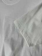 Short-sleeve T-shirt hem with stitched sleeve seam, white