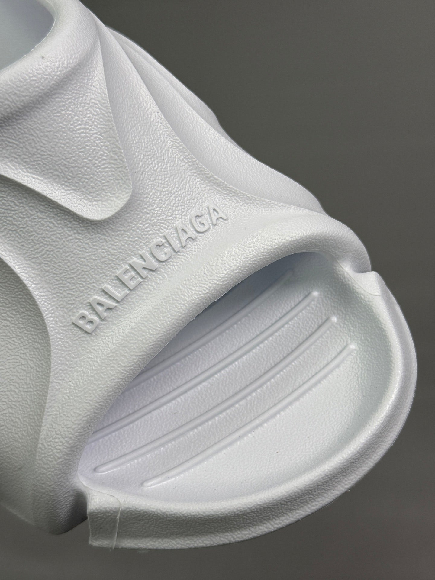 Balenciaga white textured leather sandals with embossed BALENCIAGA logo