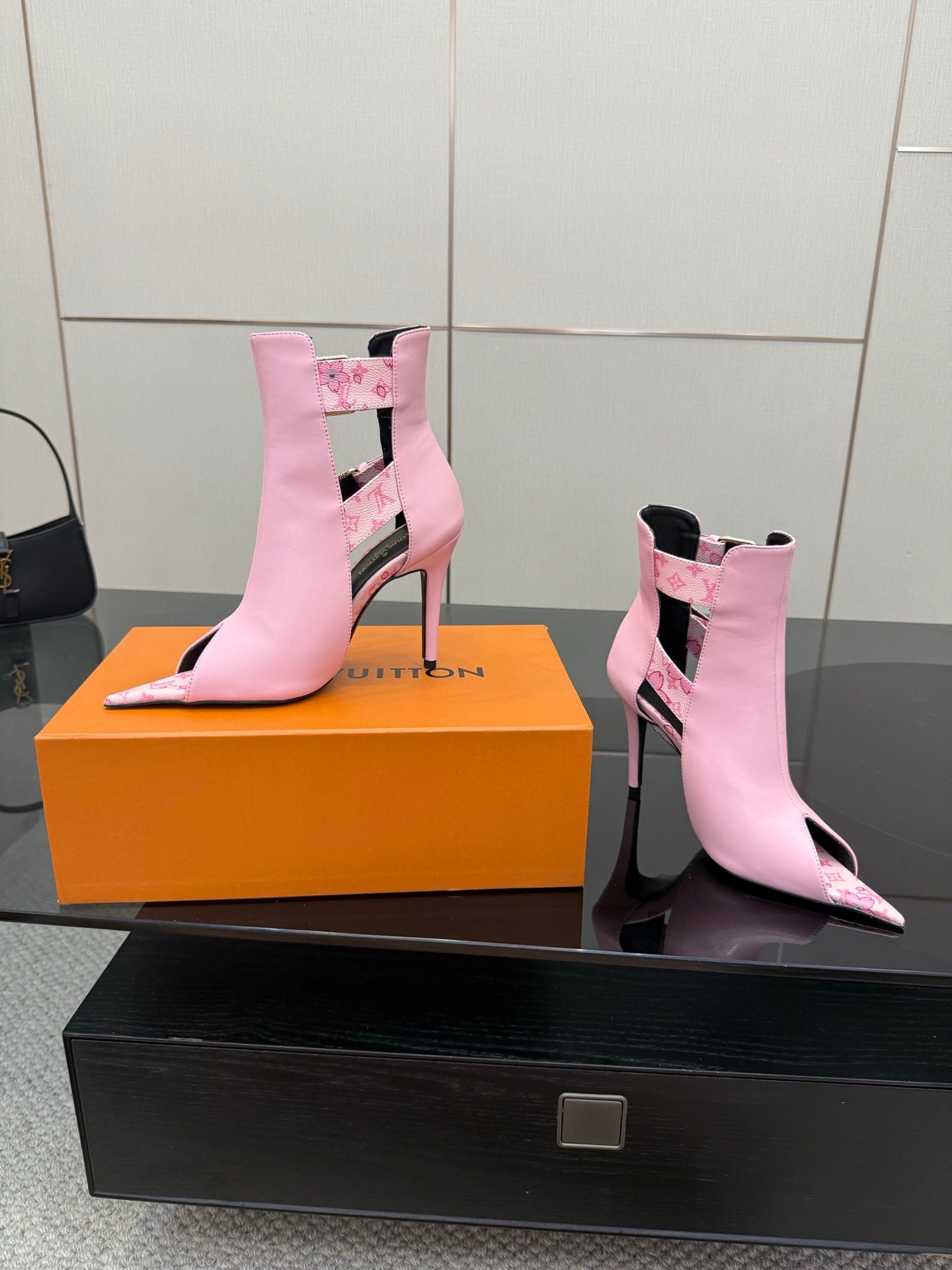 Women's Louis Vuitton pink ankle boots, stiletto heels, pointed toes, patterned inserts