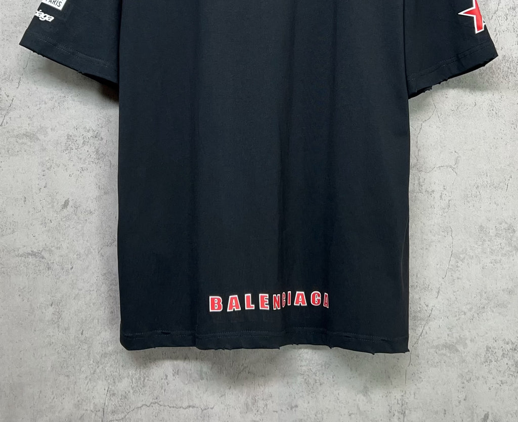 Dark navy short-sleeve T-shirt back hem with red BALENCIAGA-style text print.