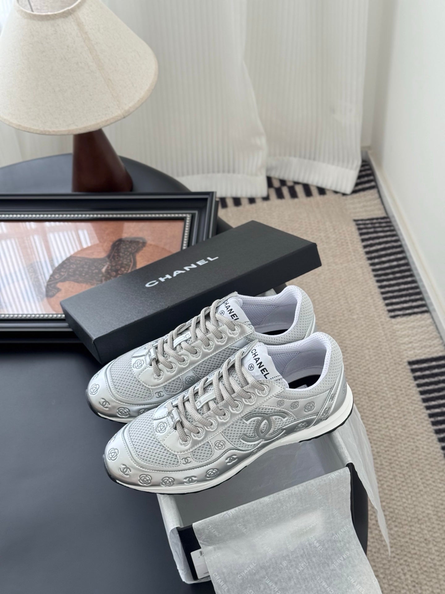 Chanel unisex white sneakers with lace-up front and side logo, with shoebox