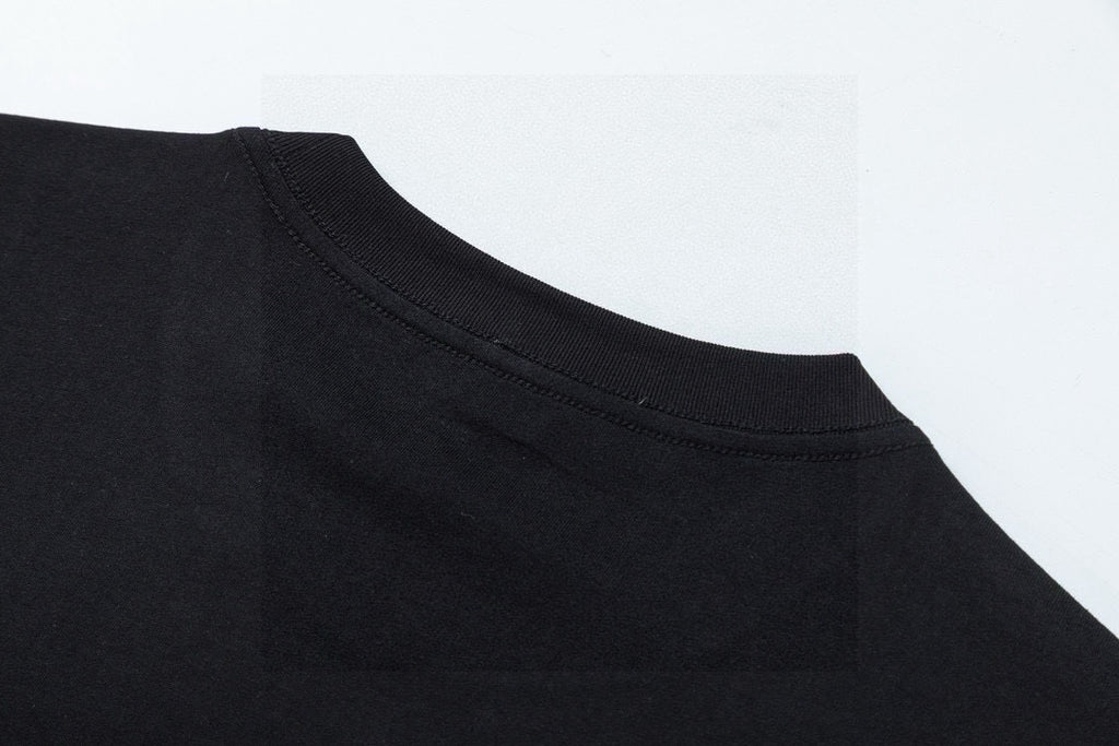 Black short-sleeve T-shirt crew neck with ribbed collar