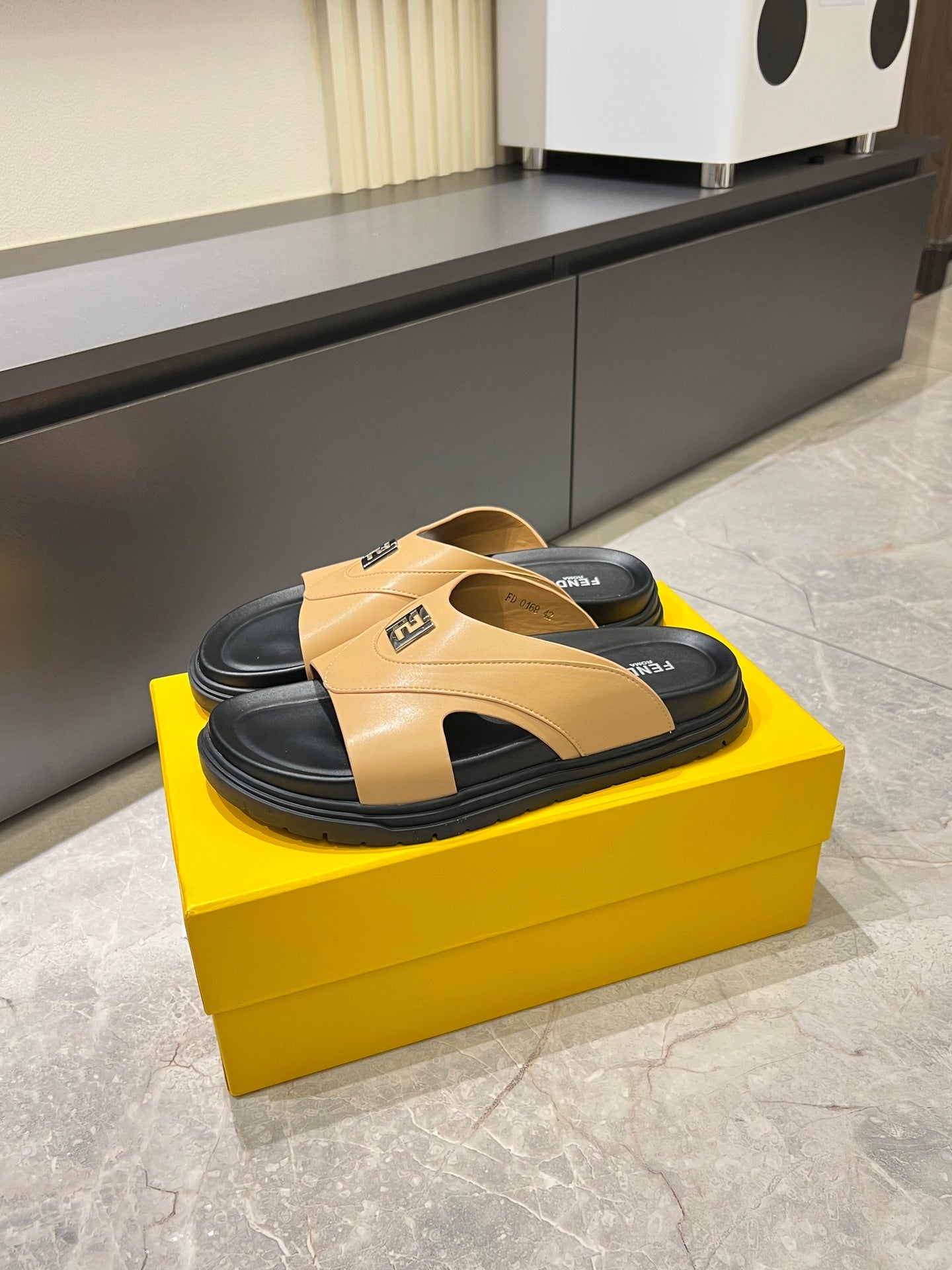 Luxury Shoes Fendi Sandals