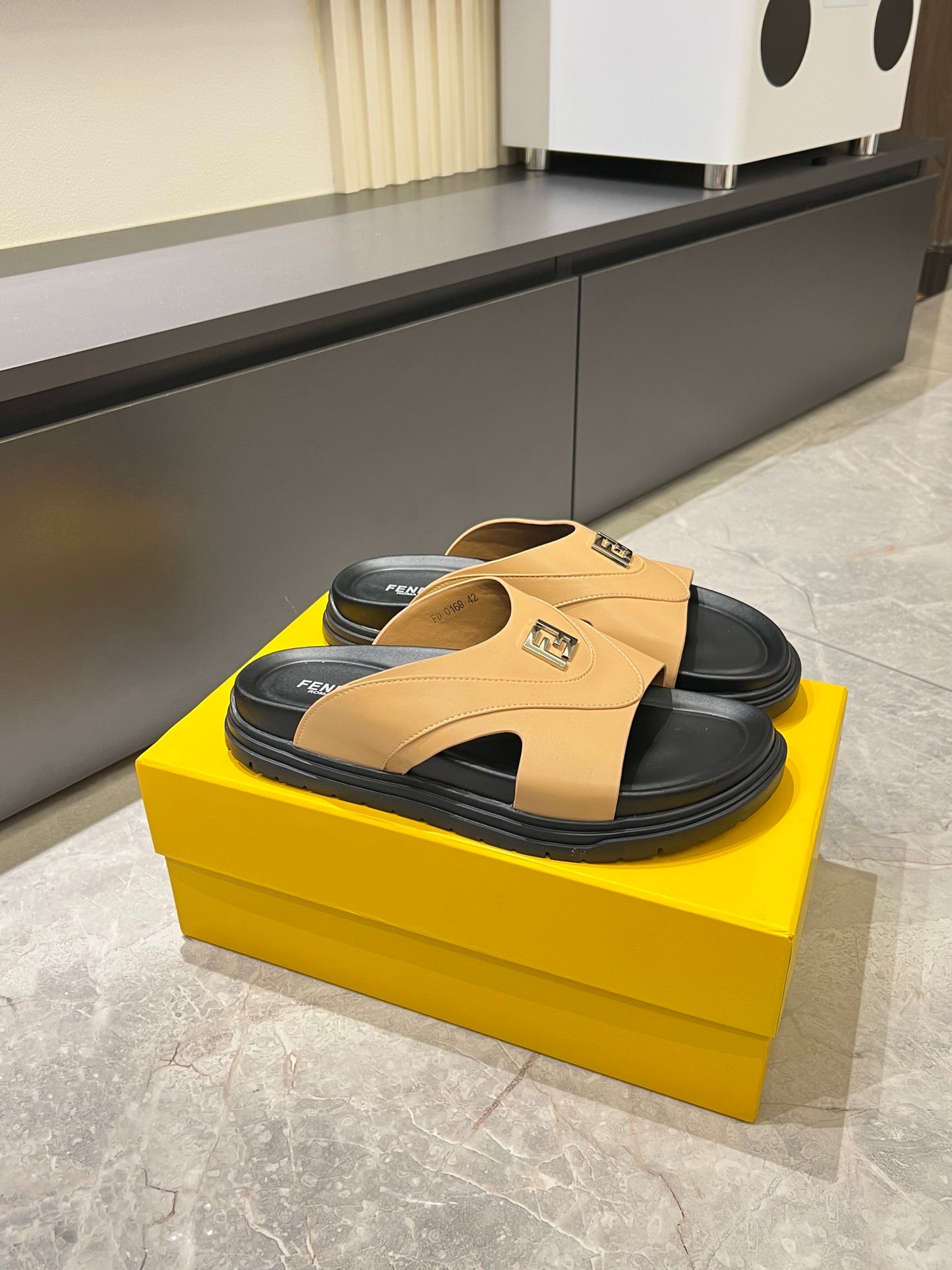 Luxury Shoes Fendi Sandals