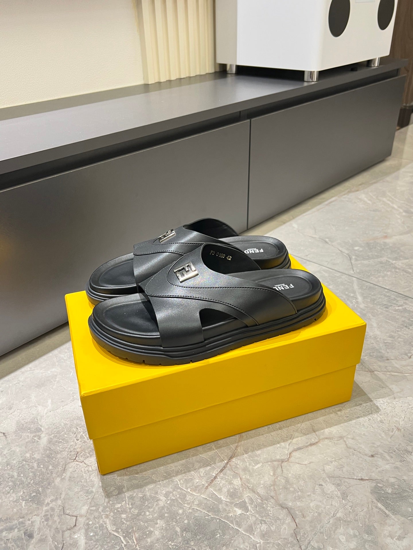 Luxury Shoes Fendi Sandals